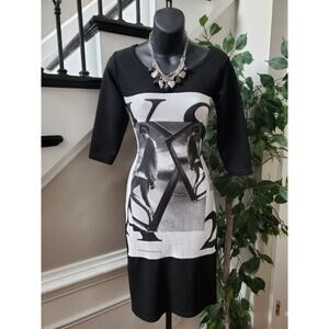 Trendy 18 Women's Black Viscose Round Neck Half Sleeve Knee Length Dress Size M